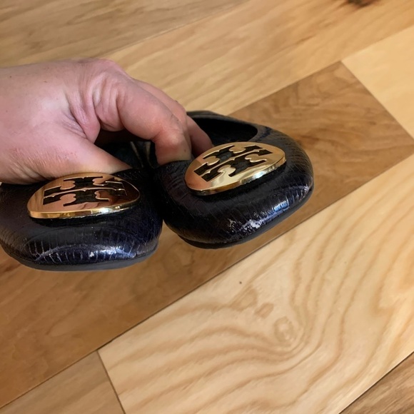 Tory Burch purple lizard embossed Reva 7 - Picture 3 of 5